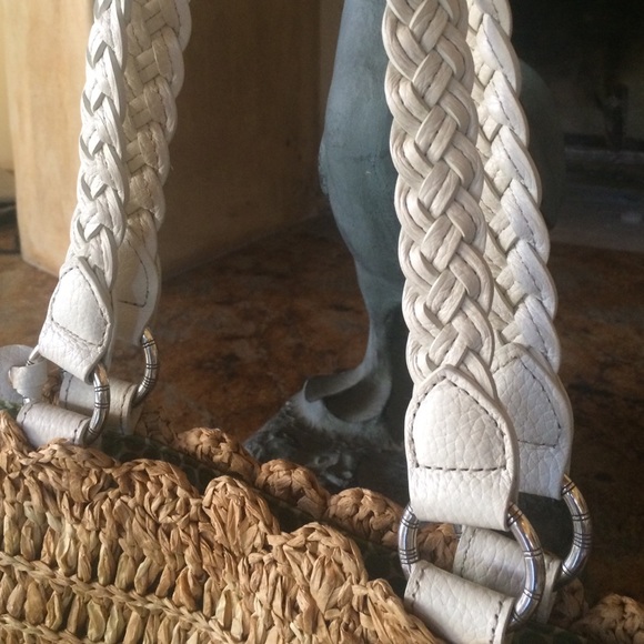 Brighton Purse with Daisy Accents - Picture 3 of 4